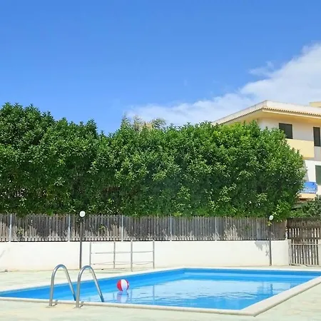 Holiday home Un Fiore A Pochi Passi Dal Mare